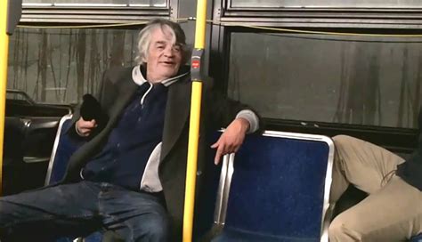 5 Types of People We Meet While Traveling in Bus - lifeberrys.com