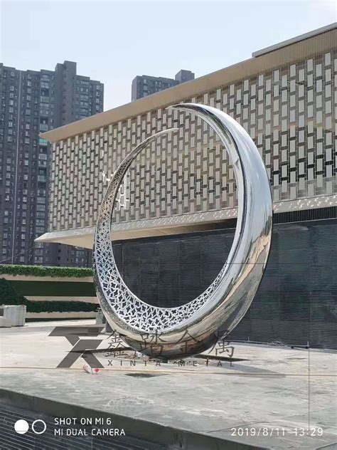 镜面不锈钢雕塑 – 北京博仟雕塑公司