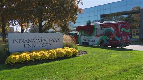 Indiana Wesleyan University welcomes new mobile career lab | wthr.com