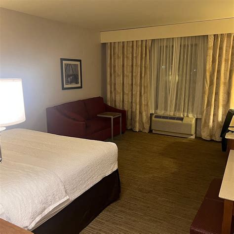 HAMPTON INN & SUITES DETROIT/TROY - Hotel Reviews, Photos, Rate ...