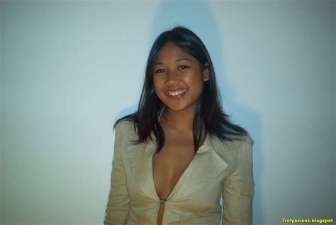 Cute and Innocent Looking Malay Girl Sucking BF Dick (24 pics) | Asian nude photo naked collection