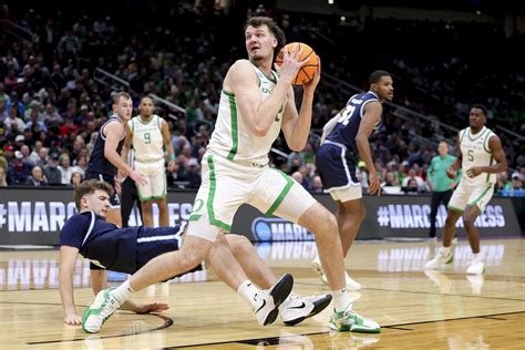 Former Pac-12 foes Oregon and Arizona set for first March Madness ...