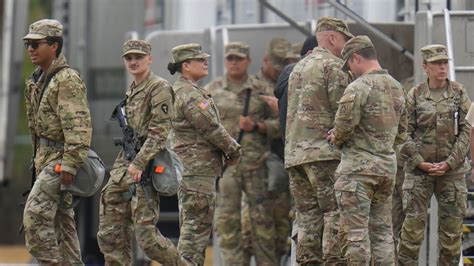 Hundreds of Texan National Guard troops arrive at army base near ...