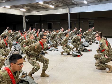 MEDCoE Commanding General recognizes 68W Combat Medic Trainee on his ...