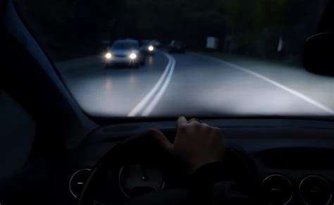 为什么有的司机更喜欢夜晚跑高速？夜间行车这些事项必须注意！__财经头条