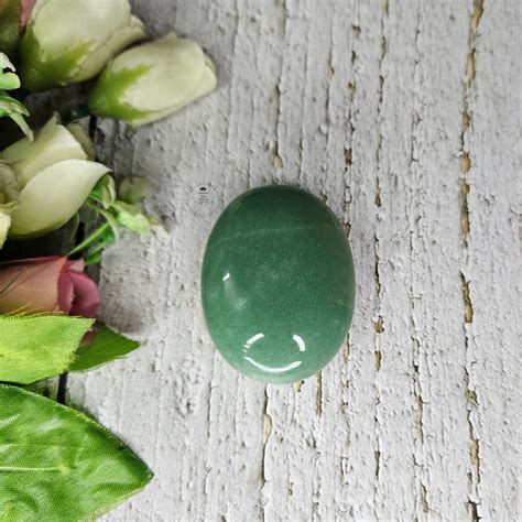Green Aventurine Palm Stone – Healing Aura Crystals