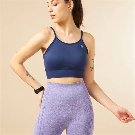 Blue Seamless Medium-Support Sports Bra – Curefit Healthcare Pvt Ltd