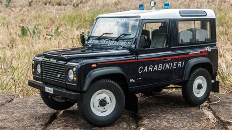 Land Rover Defender 90 Carabinieri | Model Cars | hobbyDB