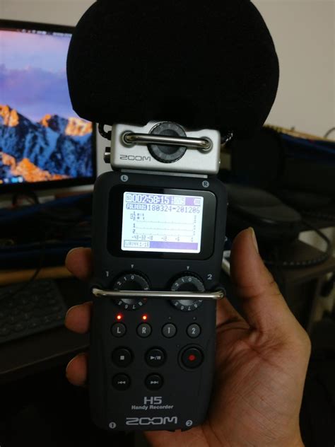 Zoom H5 Four-Track Portable Recorder : Amazon.in: Musical Instruments
