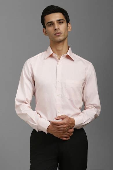 Buy Men Pink Classic Fit Solid Full Sleeves Formal Shirt Online ...
