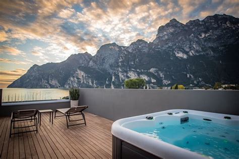 VILLA ENRICA FEEL GOOD HOTEL (Riva Del Garda) - Hotel Reviews, Photos ...