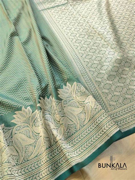 Shop Green Zig Zag Jamewar Weaved Banarasi Soft Mashru Silk Saree – BUNKALA