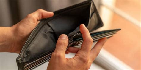 Bank account becomes empty before the end of the month know how to save ...