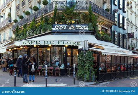 Das Berühmte Café De Flore, Paris, Frankreich Redaktionelles Stockfoto ...