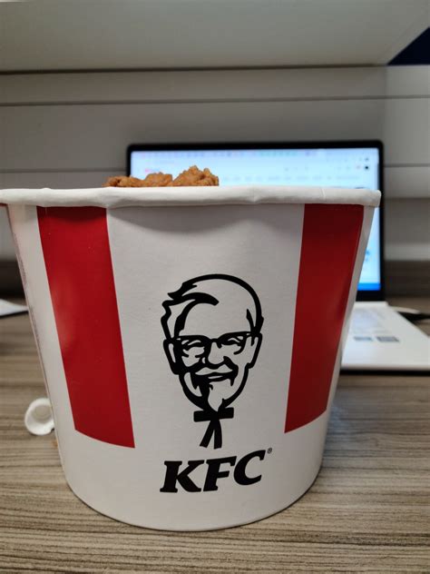 오늘은 kfc 윙 버켓 - 음식/여행 - 에펨코리아