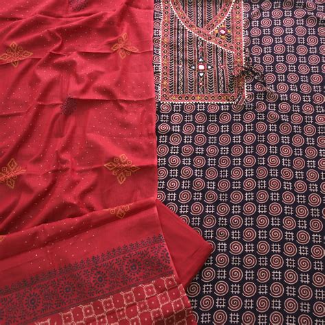 Khairiyat Night Black Angrakha Kutch Work Cotton Top With Cotton Dupat ...