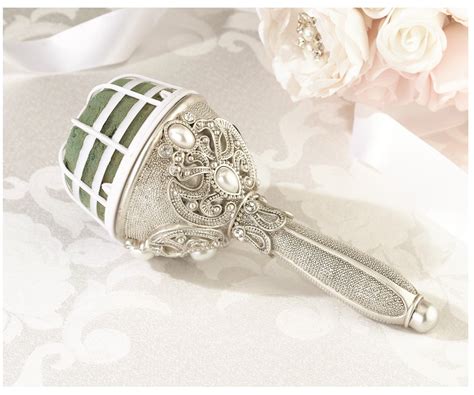 How To Make Wedding Bouquet With Brooches at Xavier Guerard blog