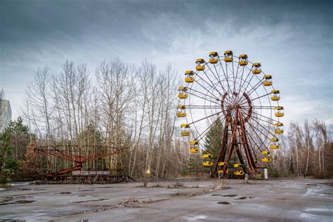 Download Ukraine Chernobyl Ferris Wheel Wallpaper | Wallpapers.com