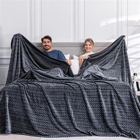 Serenhom Soft Cozy 120x138 Inches Seamless Oversized King Fleece ...