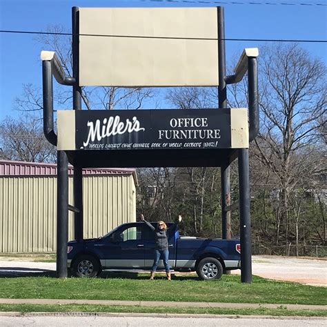 World's Largest Office Chair: world record in Anniston, Alabama