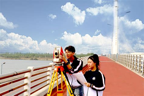 道路桥梁与渡河工程专业（土木工程类特设专业）-能源与水利学院