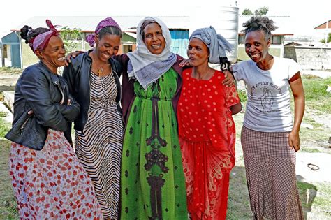 What is the difference between a mennonite and amish? - All difference