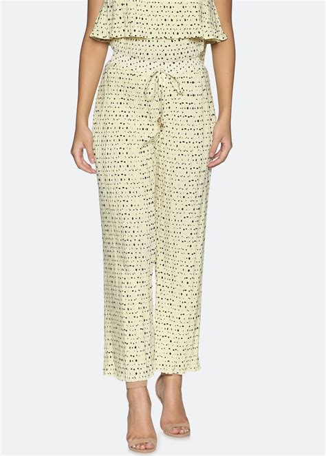 Get Off-White Pleated Slip On Trousers at ₹ 1095 | LBB Shop