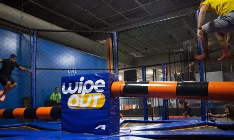 Sky Zone Trampoline Park Deals & Discounts | Groupon