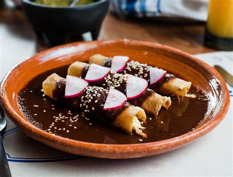 Mole | Description, Sauce, Mexican Cuisine, Ingredients, & Uses ...