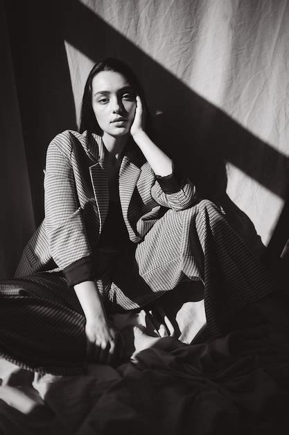 Beautiful Women Business Suit 的图像结果