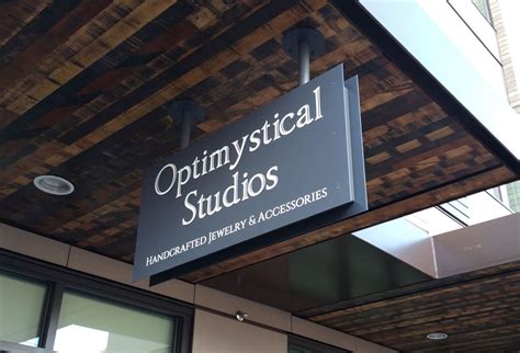 Building Logo Signs 的图像结果