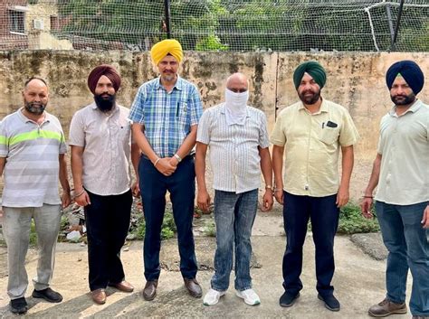 Zero tolerance against corruption ; Block Officer nabbed red handed ...
