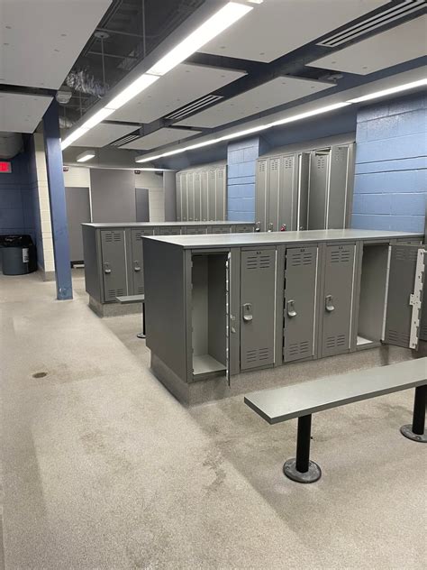 Mecklenburg County Aquatic Center (Charlotte, NC) : r/CommunalShowers