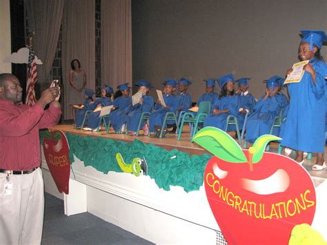 Elementary Graduation 的图像结果