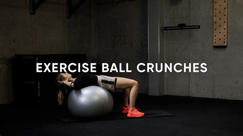 Exercise Ball Crunches | Atlas ćwiczeń | Centrum Respo