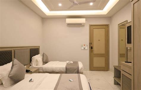 Luxury Hotel Stay & Banquet Hall in Noida | Hamptonbyics