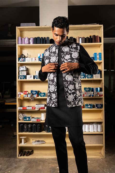 BLACK ANAAR OPEN BANDI WITH MATCHING KURTA PAJAMA SET