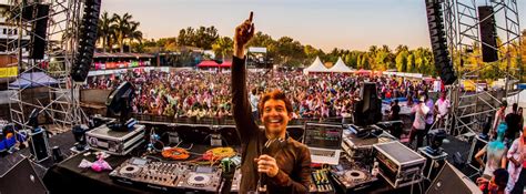 Fantastic Fridaze Ft Martin D Souza at Bombay Adda in Bangalore - HighApe