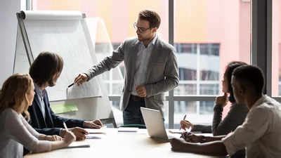 15 Leadership Qualities That Makes You A Good Leader - Times of India