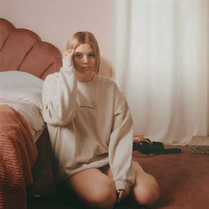 Image result for Alien Louane Lyrics