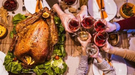 Host your Friendsgiving feast, the Martha Stewart way