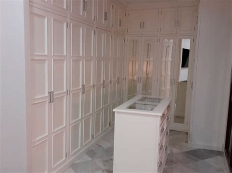 Vestidor a medida, cómo diseñarlo - APIMAD - Muebles Valverde del Camino