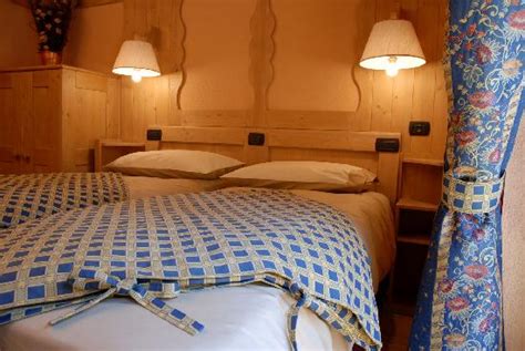 LOU RESSIGNON CHEZ ARTHUR (Cogne) - Inn Reviews, Photos, Rate ...