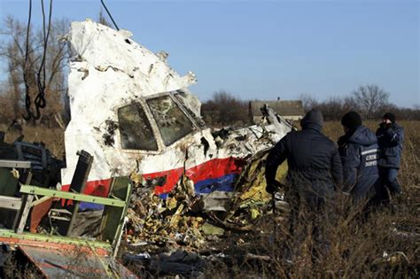 MH17 crash: Experts identify 173 crash victims - BBC News