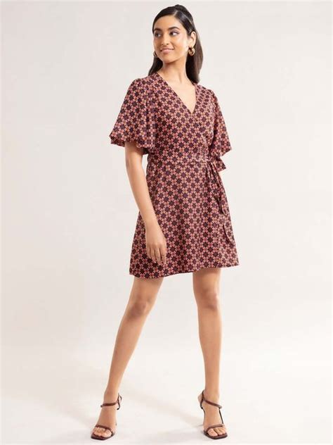 Buy Wrap Dresses For Women Online in India At Discounts Above 70%