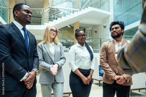 Multiracial Business People 的图像结果