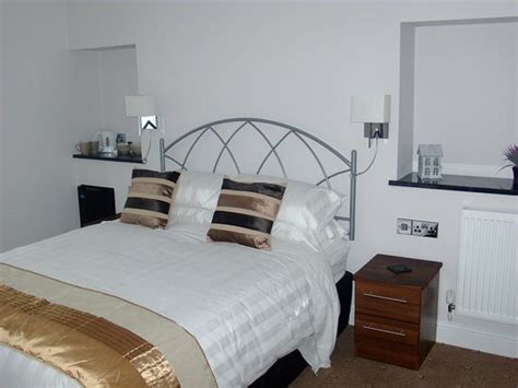 FARNHAM HOTEL (Tenby, Wales) - Hotel Reviews, Photos, Rate Comparison ...