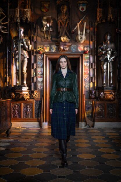 Kleider, Röcke, Blusen von Lena Hoschek