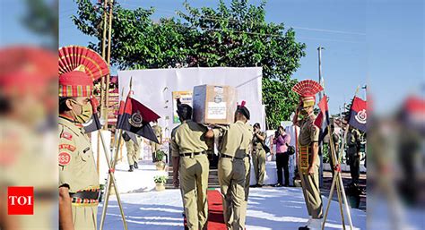 Agartala bids adieu to BSF jawan martyred in Kashmir | Agartala News ...