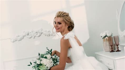 Hot Bride 的图像结果